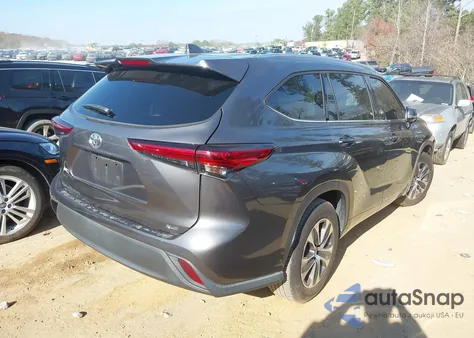 2021 Toyota Highlander Xle z USA, uszkodzony, nr VIN 5TDHZRAH5MS532462